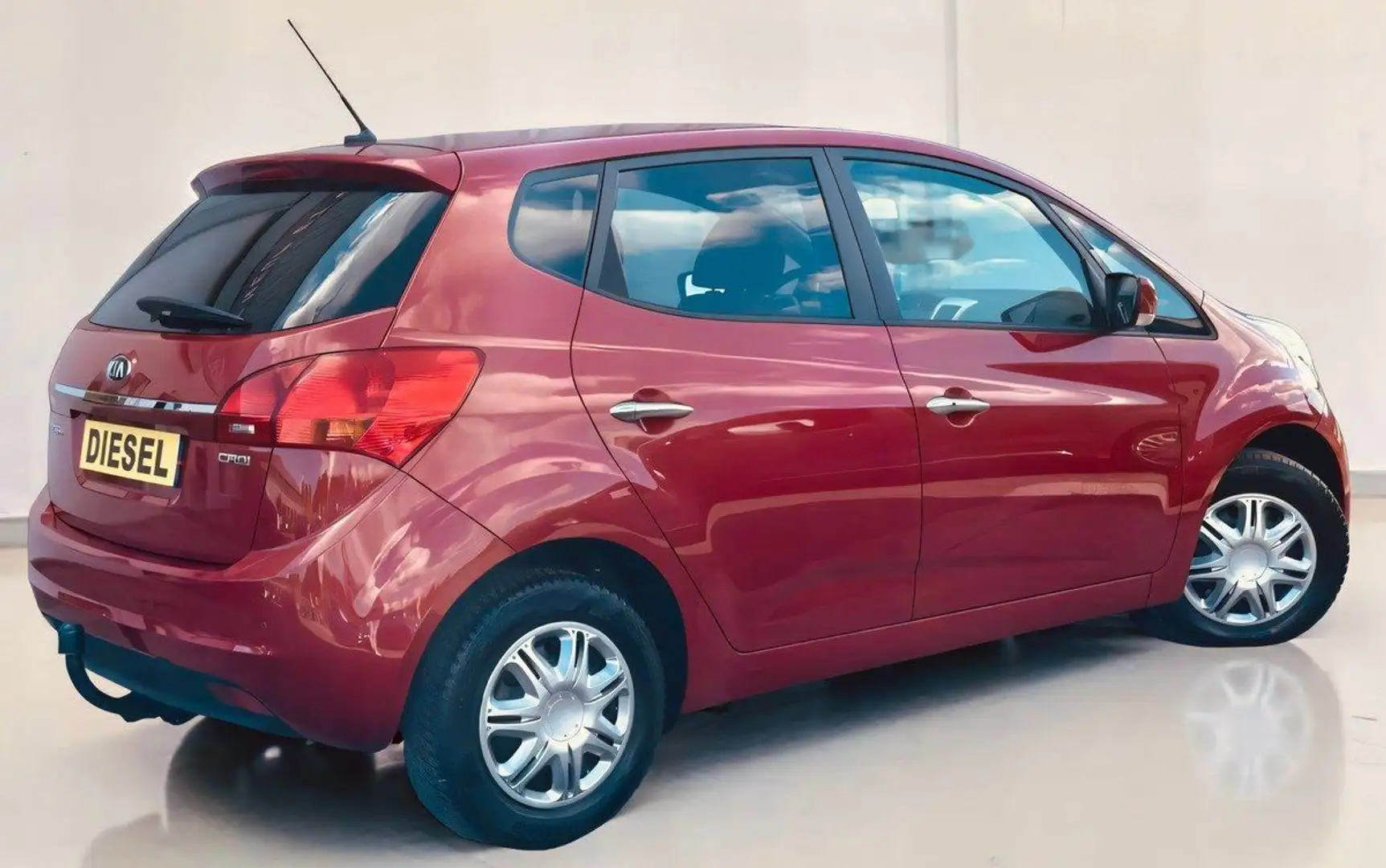 Kia Venga II 1.6 CRDI 115ch (6 cv) 16V Turbo FAP-DPF - BVM6  Rojo - 2