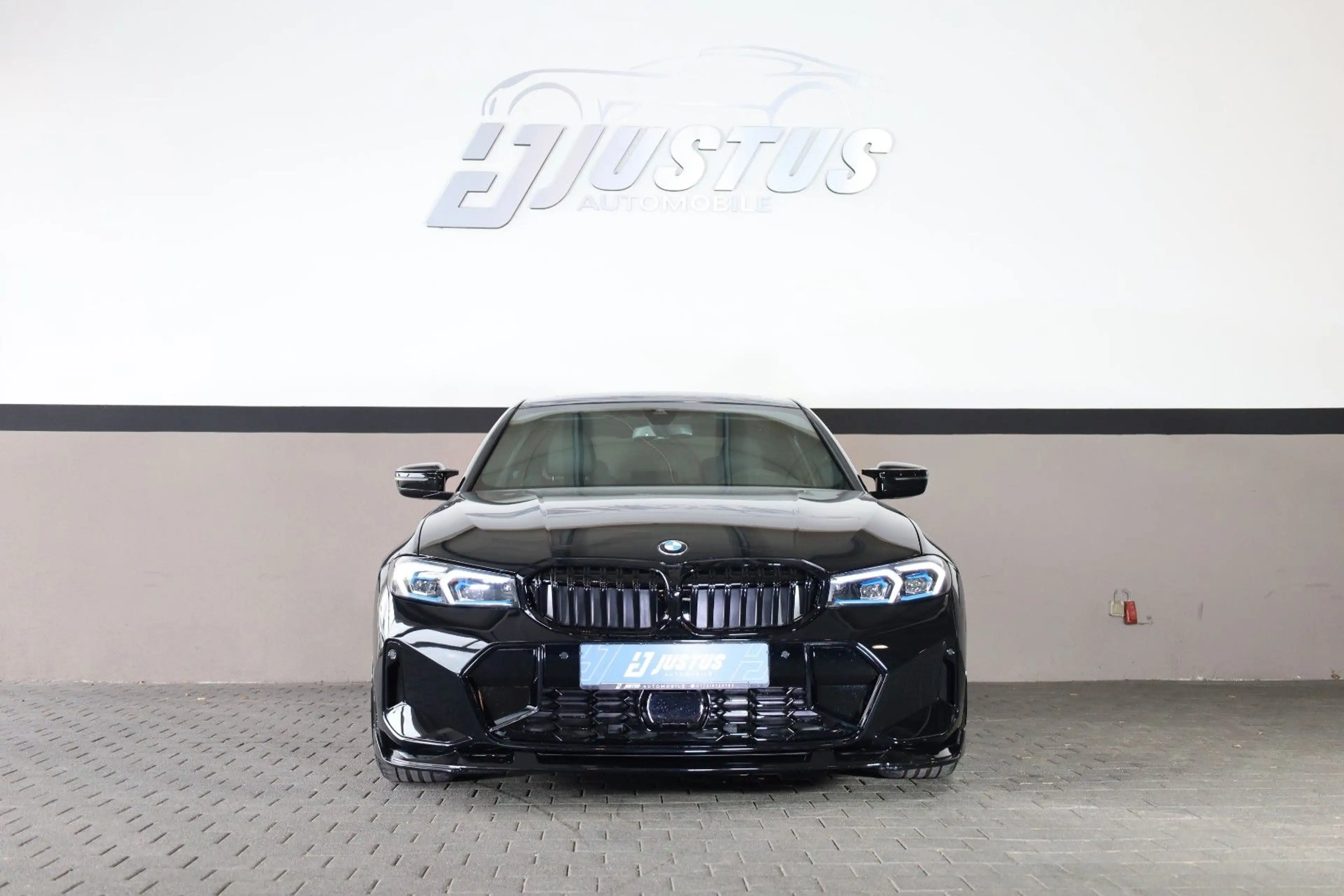 BMW 330 i/M/KAMERA/SBD/LED/PDC/BTH/MFL/TEMP/WIFI/R20 — photo 2