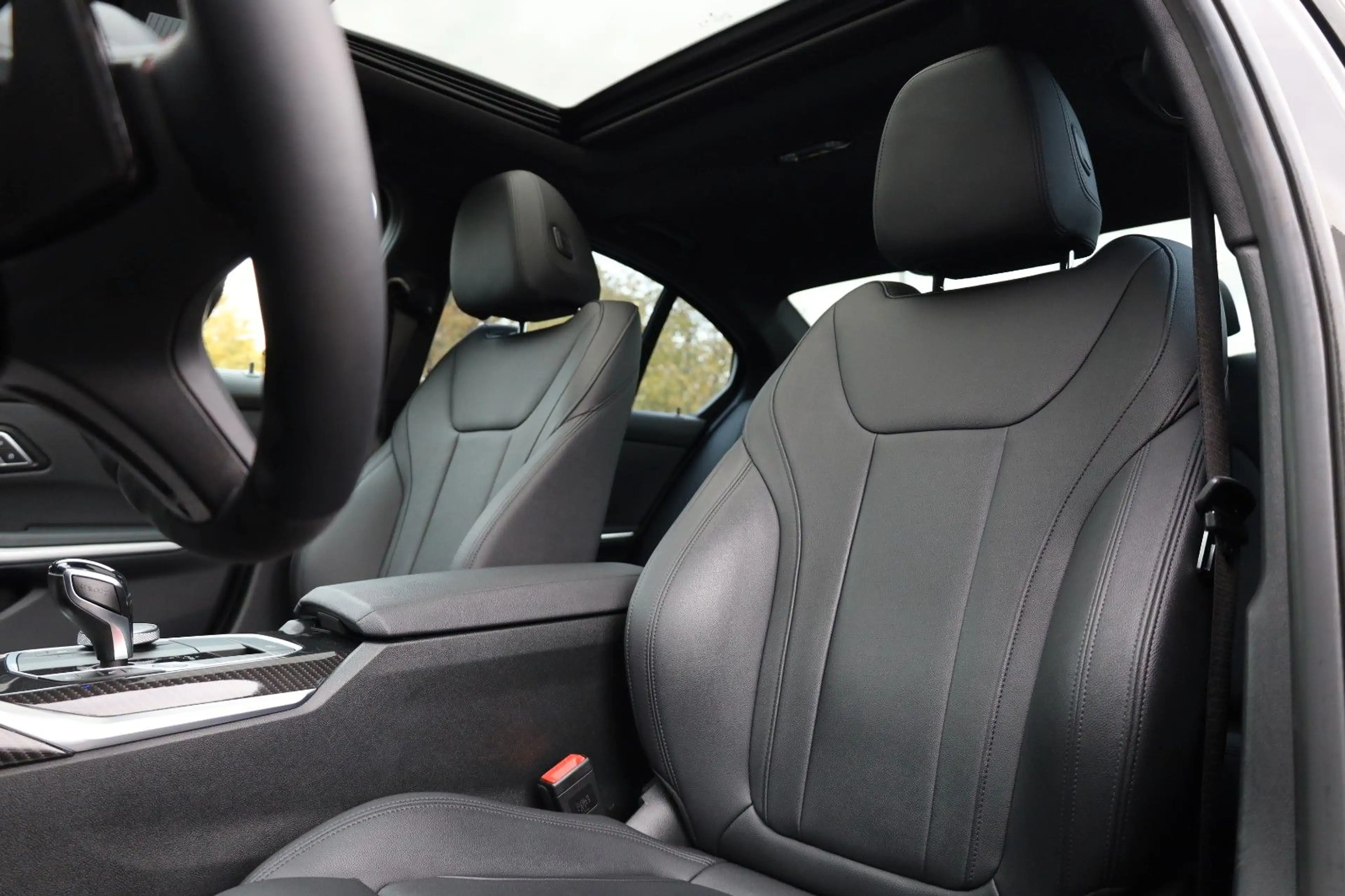 BMW 330 i/M/KAMERA/SBD/LED/PDC/BTH/MFL/TEMP/WIFI/R20 — photo 10
