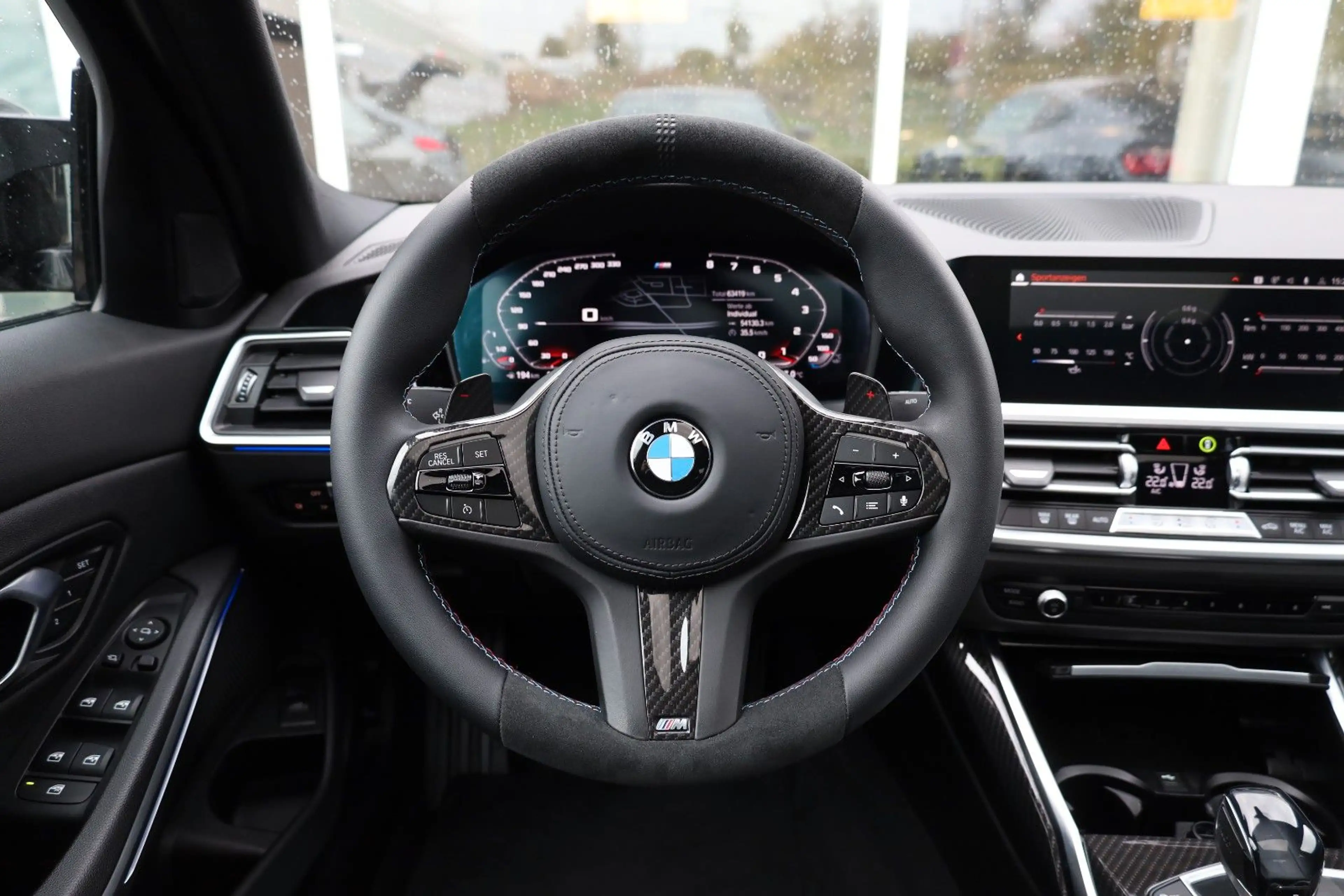 BMW 330 i/M/KAMERA/SBD/LED/PDC/BTH/MFL/TEMP/WIFI/R20 — photo 11