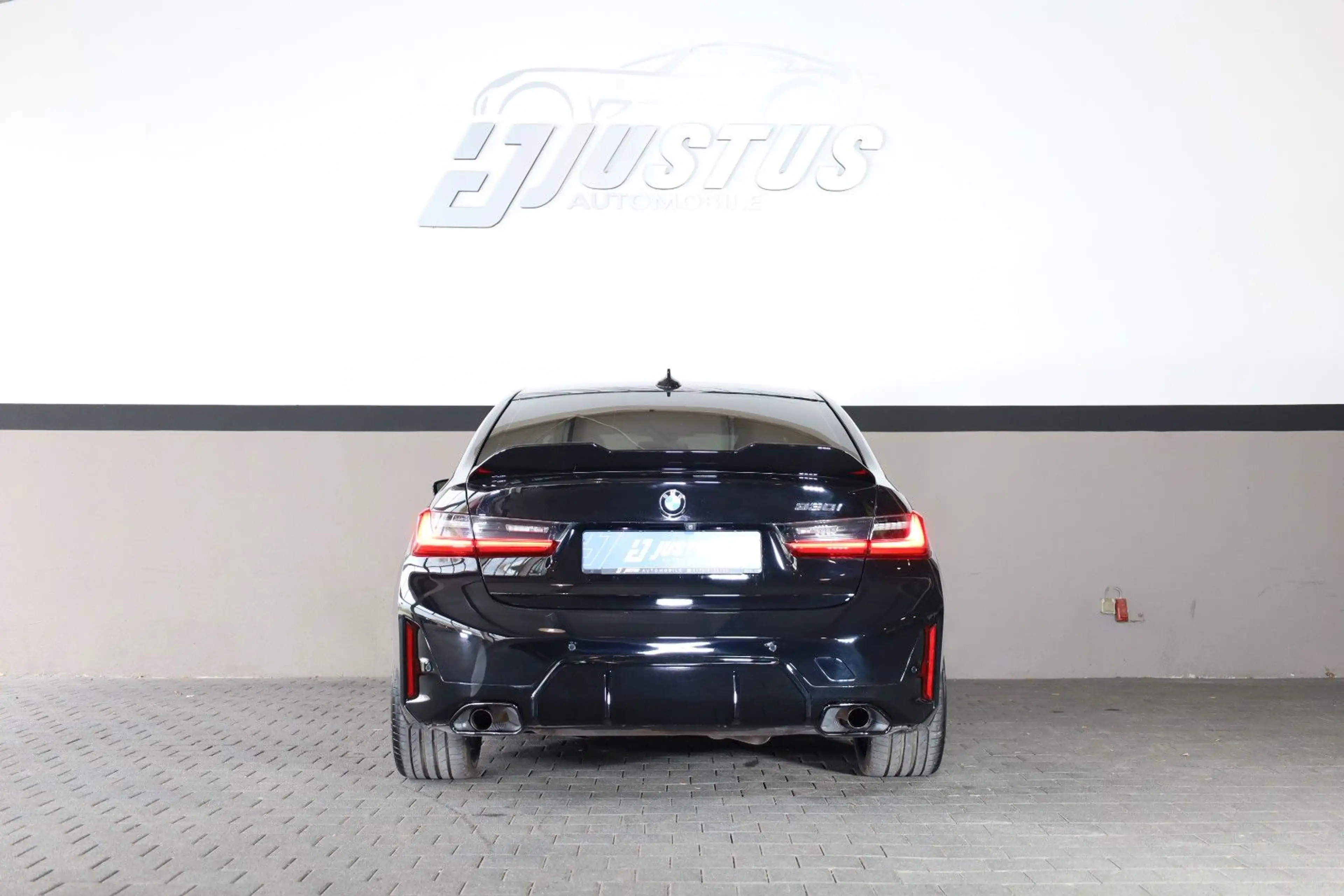 BMW 330 i/M/KAMERA/SBD/LED/PDC/BTH/MFL/TEMP/WIFI/R20 — photo 5