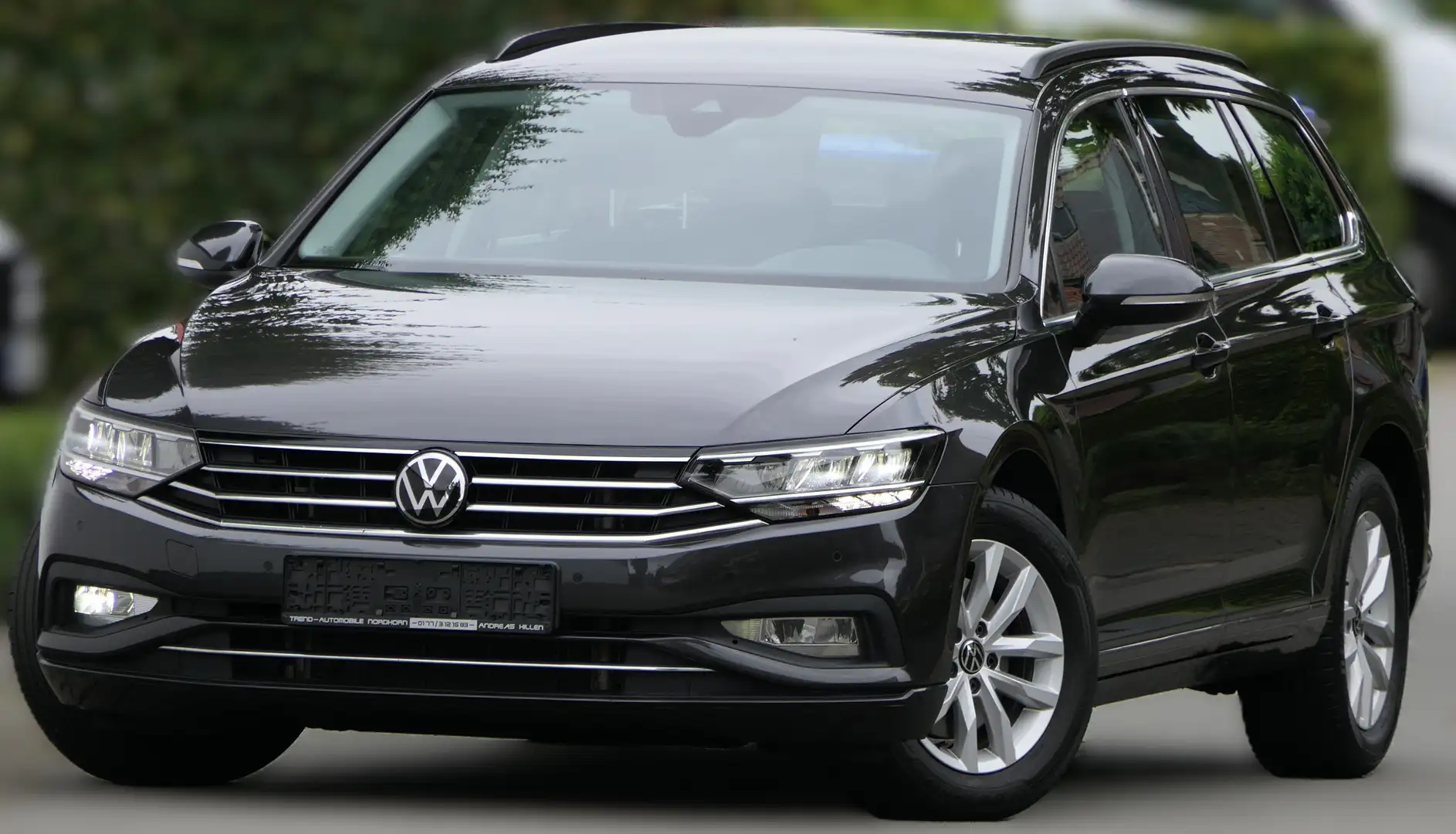 Volkswagen Passat Variant BUSINESS+DSG+LED+ALU+NAVI+ACC+AHK+RFK+DAB+APP+FSE+ Gris - 1
