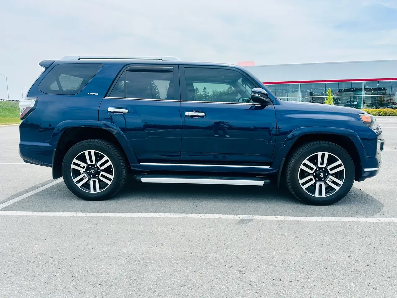 Toyota 4-Runner снимка Toyota 4-Runner
