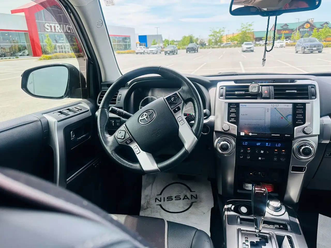 Toyota 4-Runner снимка Toyota 4-Runner