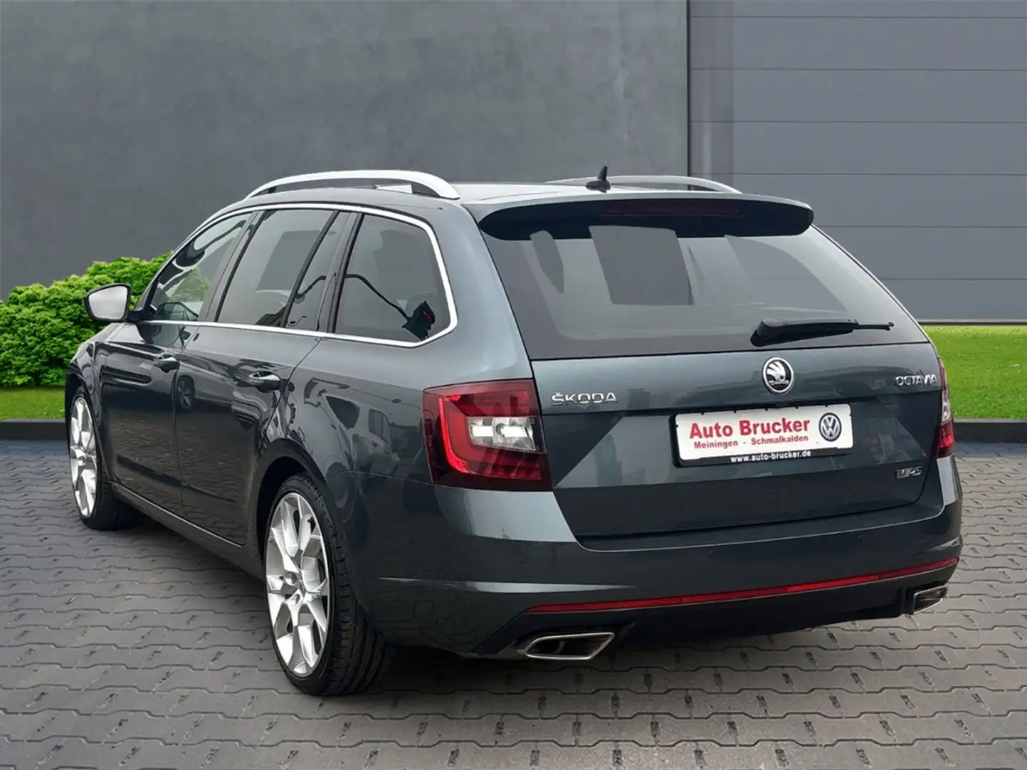 Skoda Octavia Combi RS 2.0 TSI+Parklenkassistent+Sportsitze+Navi Grau - 2