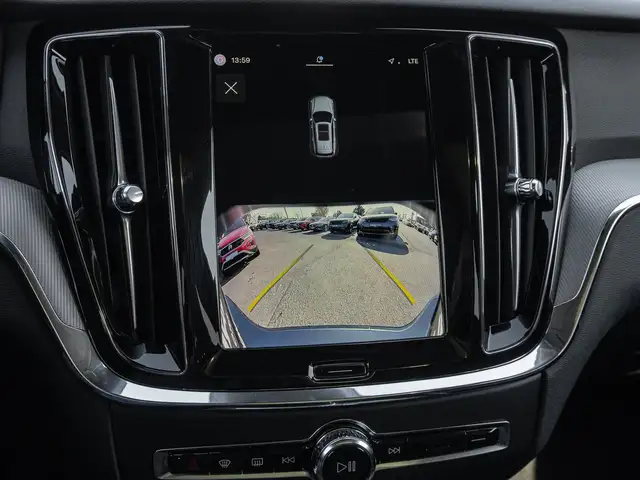 Volvo V60 Cross Country view 14