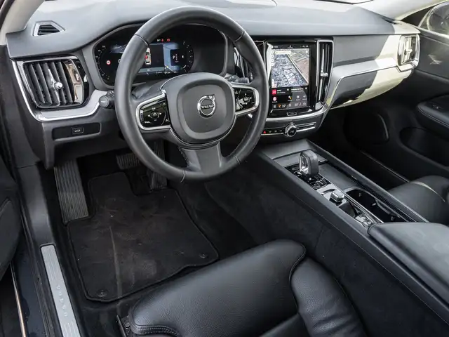 Volvo V60 Cross Country view 10