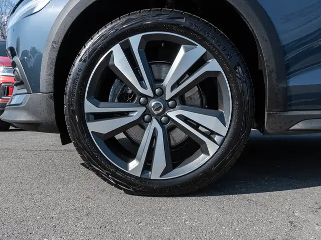 Volvo V60 Cross Country view 7