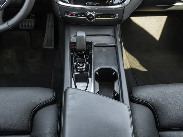 Volvo V60 Cross Country view 15