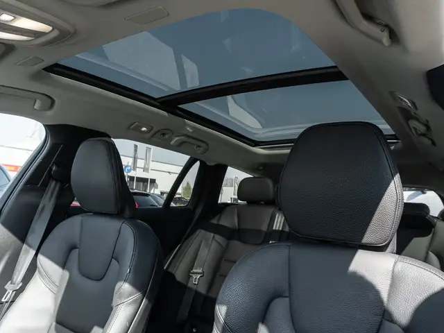 Volvo V60 Cross Country view 8