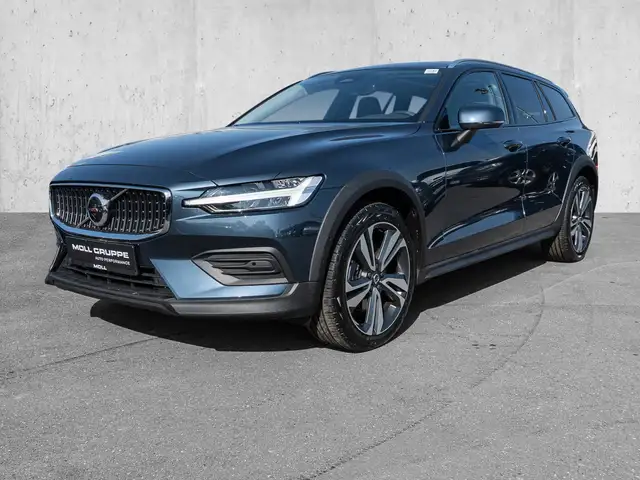Volvo V60 Cross Country view 2