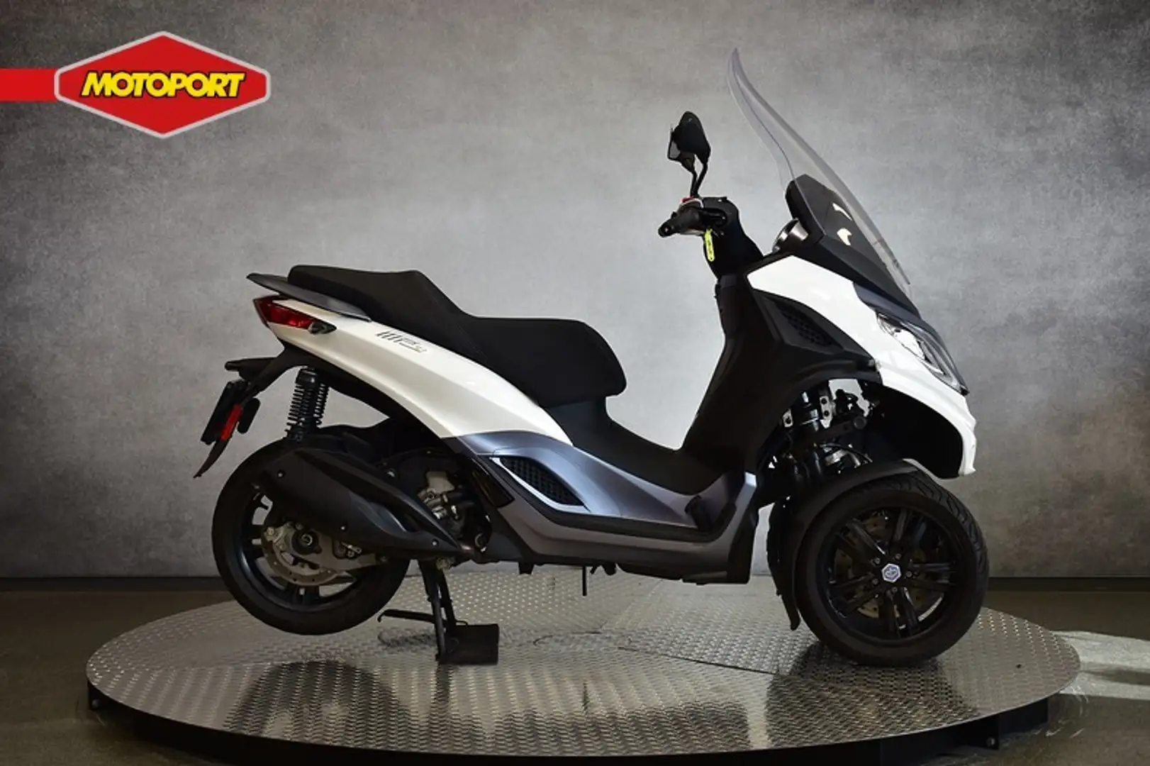 Piaggio MP3 300 HPE LT SPORT Bílá - 1