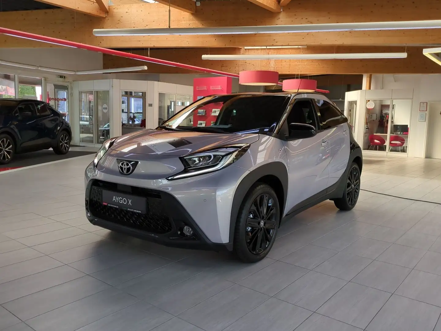 Toyota Aygo 1.0 JBL ACC AUT LED Navi Fernlichtass. Kam. Schwarz - 2