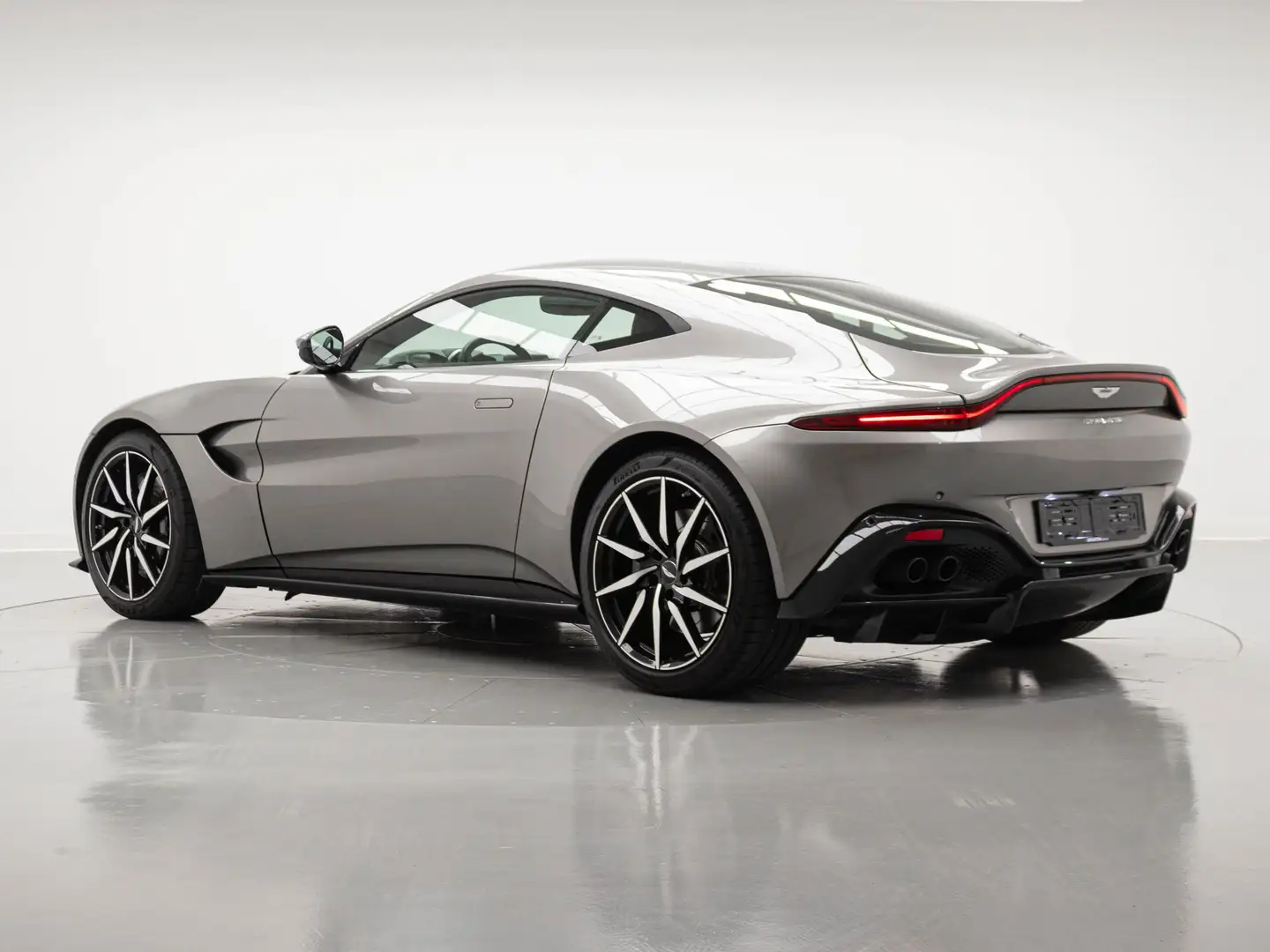 Aston Martin V8 Vantage Coupé Gris - 2