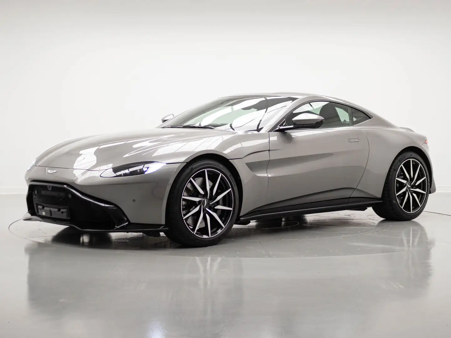 Aston Martin V8 Vantage Coupé Gris - 1