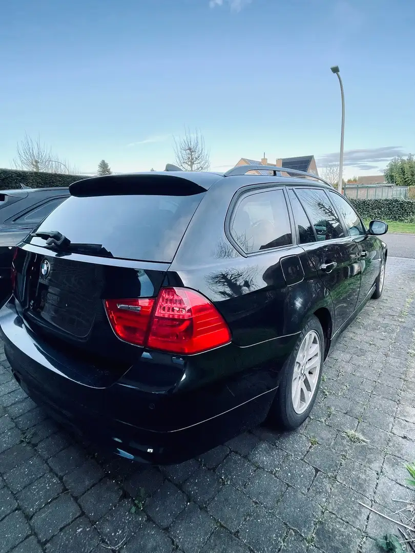 BMW 318 Zwart - 2