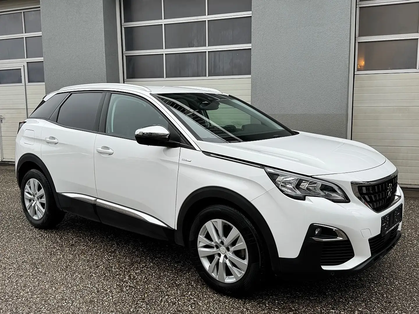 Peugeot 3008 1,2 PureTech 130 Style EAT8 Aut. Weiß - 2