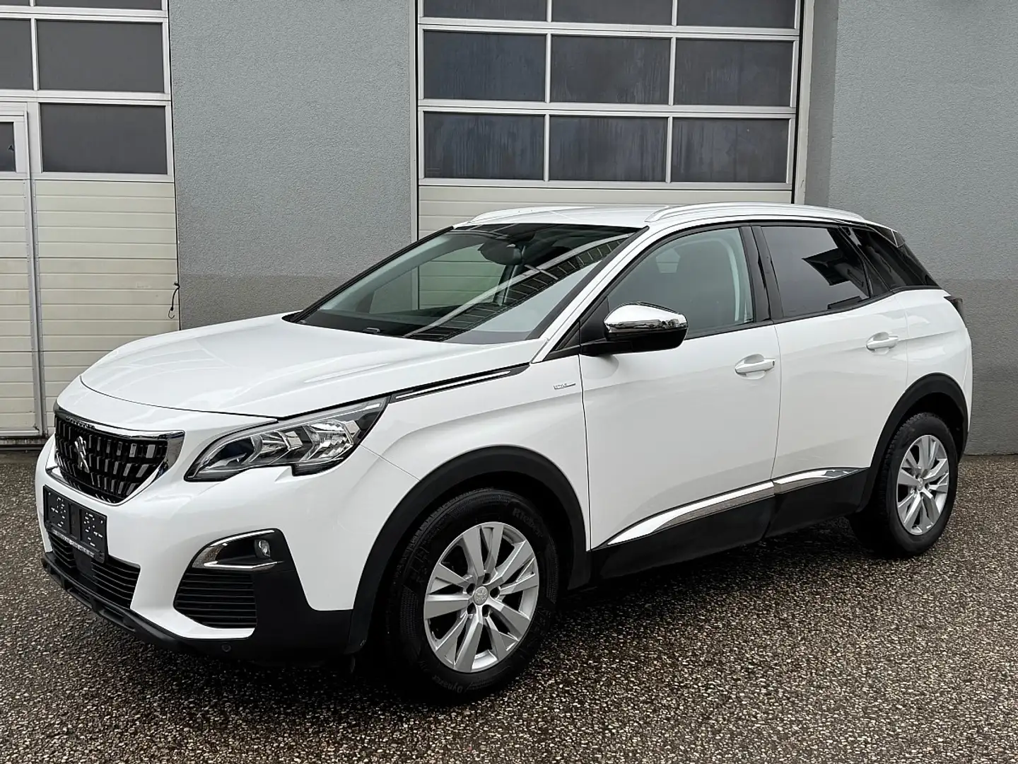 Peugeot 3008 1,2 PureTech 130 Style EAT8 Aut. Weiß - 1