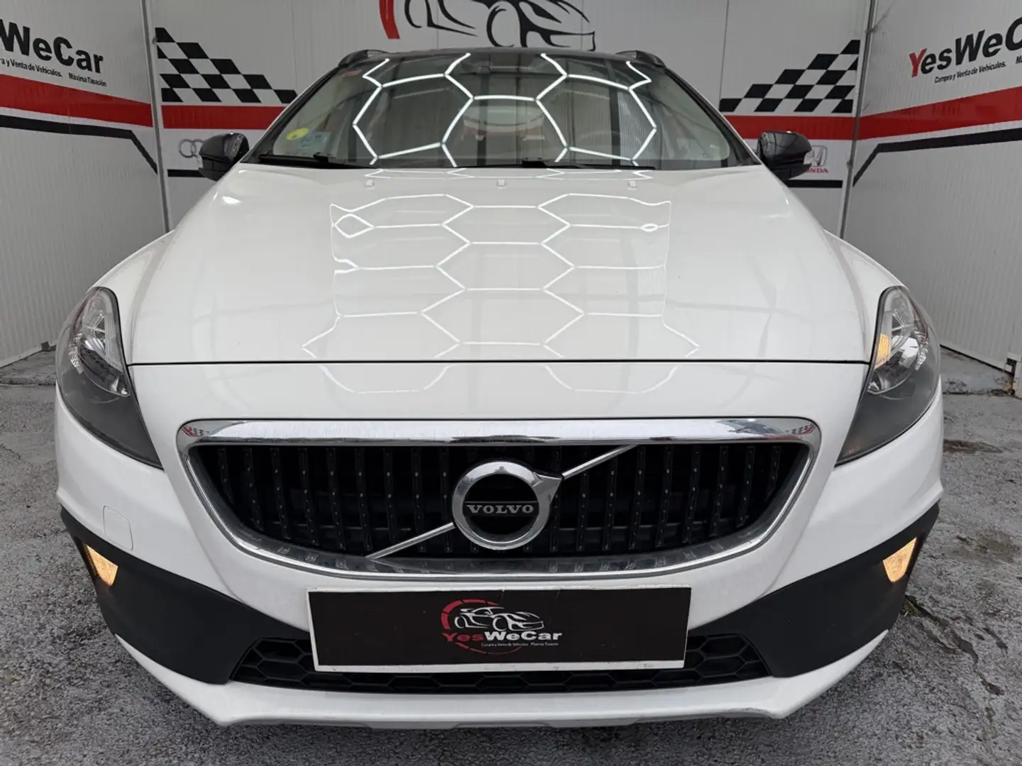 Volvo V40 Cross Country D2 120 Blanco - 2