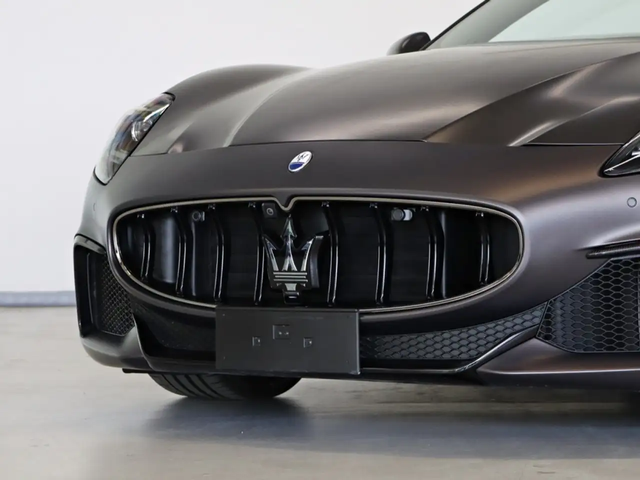 Maserati GranTurismo 2025 — фото 18
