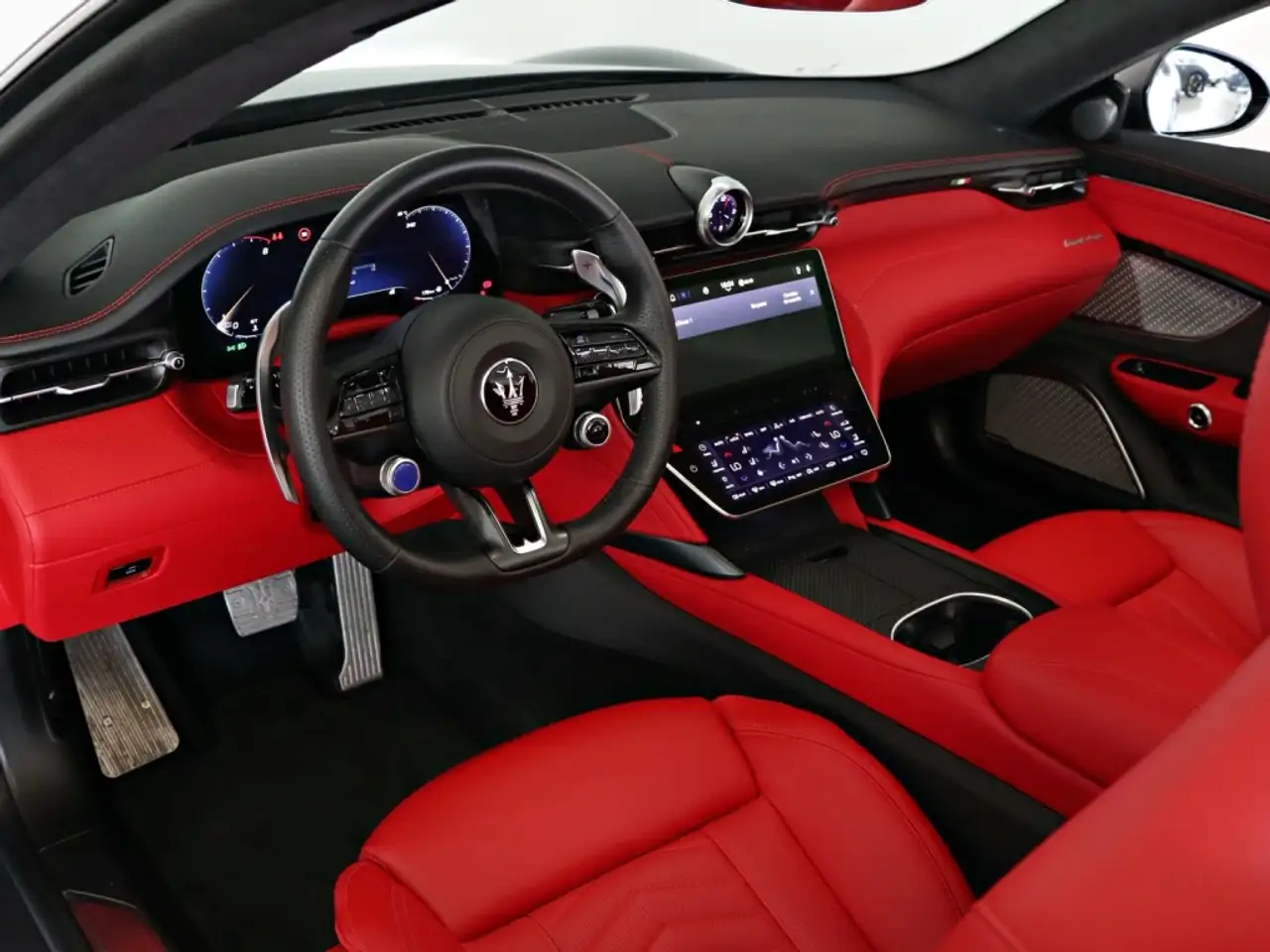 Maserati GranTurismo 2025 — фото 28