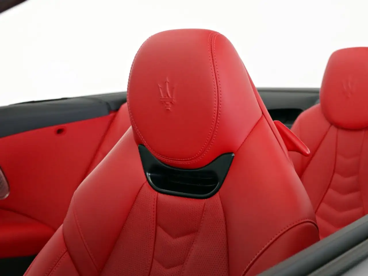 Maserati GranTurismo 2025 — фото 14