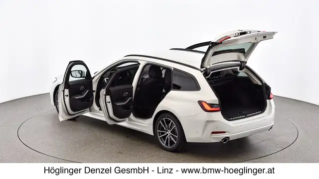 BMW 3 Series view 3