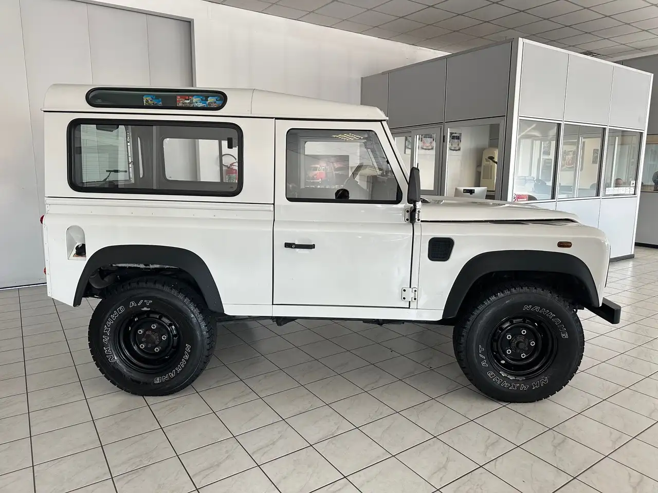 Land Rover Defender 90 2.5 Td5 Station Wagon, foto 4