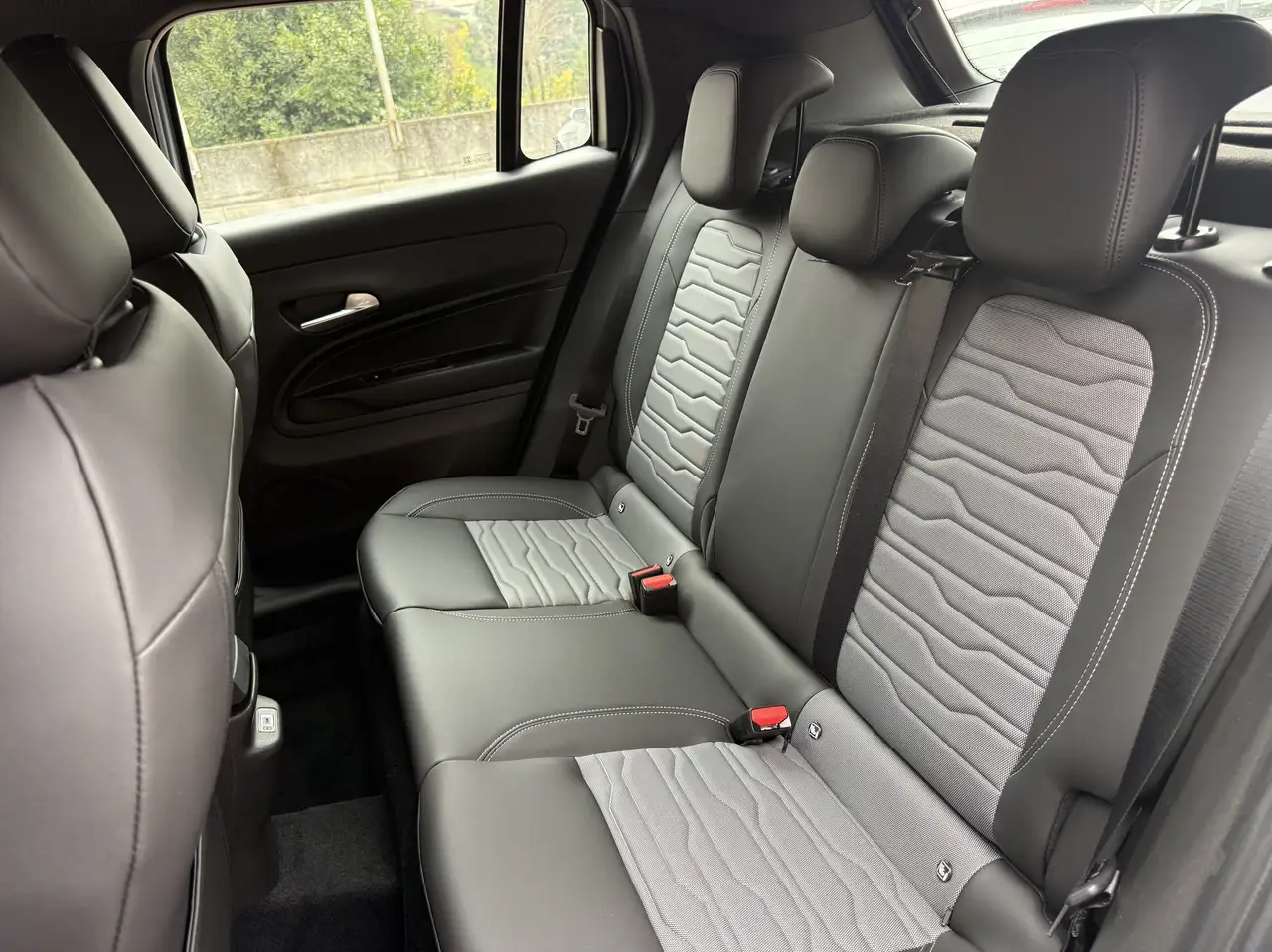 Jeep Avenger 1.2 turbo e-hybrid mhev Upland 4xe 145cv edct6 19