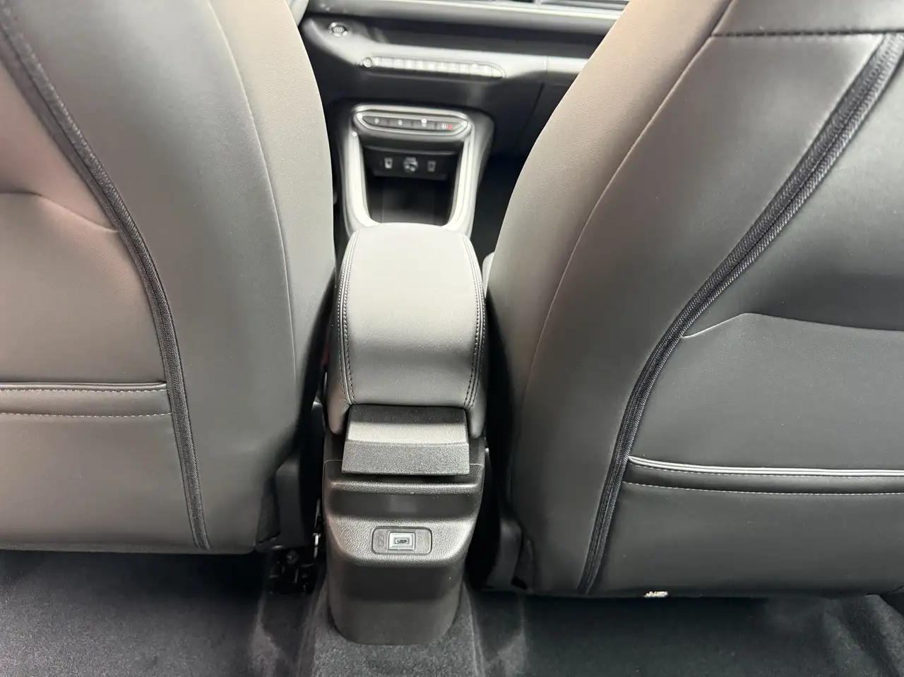 Jeep Avenger 1.2 turbo e-hybrid mhev Upland 4xe 145cv edct6 29