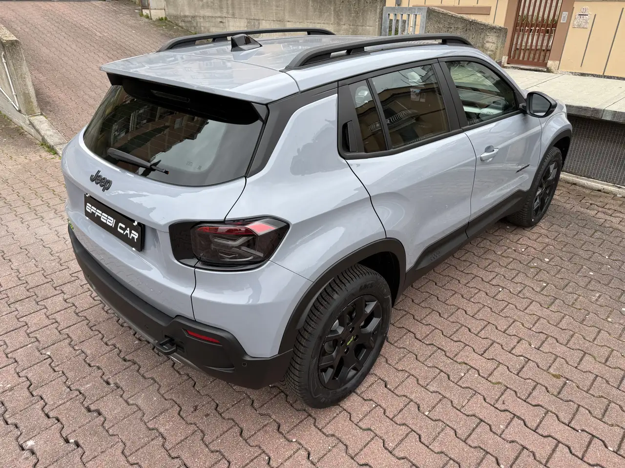 Jeep Avenger 1.2 turbo e-hybrid mhev Upland 4xe 145cv edct6 5