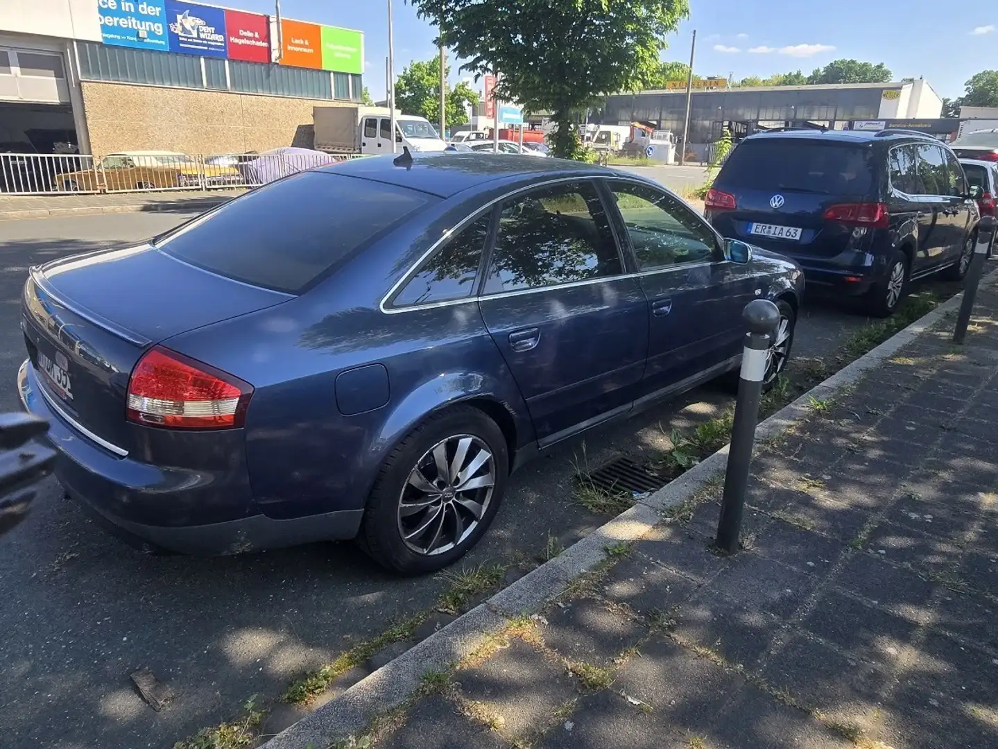 Audi A6 Avant 2.5 TDI Blau - 2
