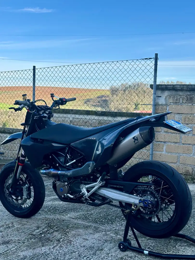 Husqvarna 701 Supermoto - 1