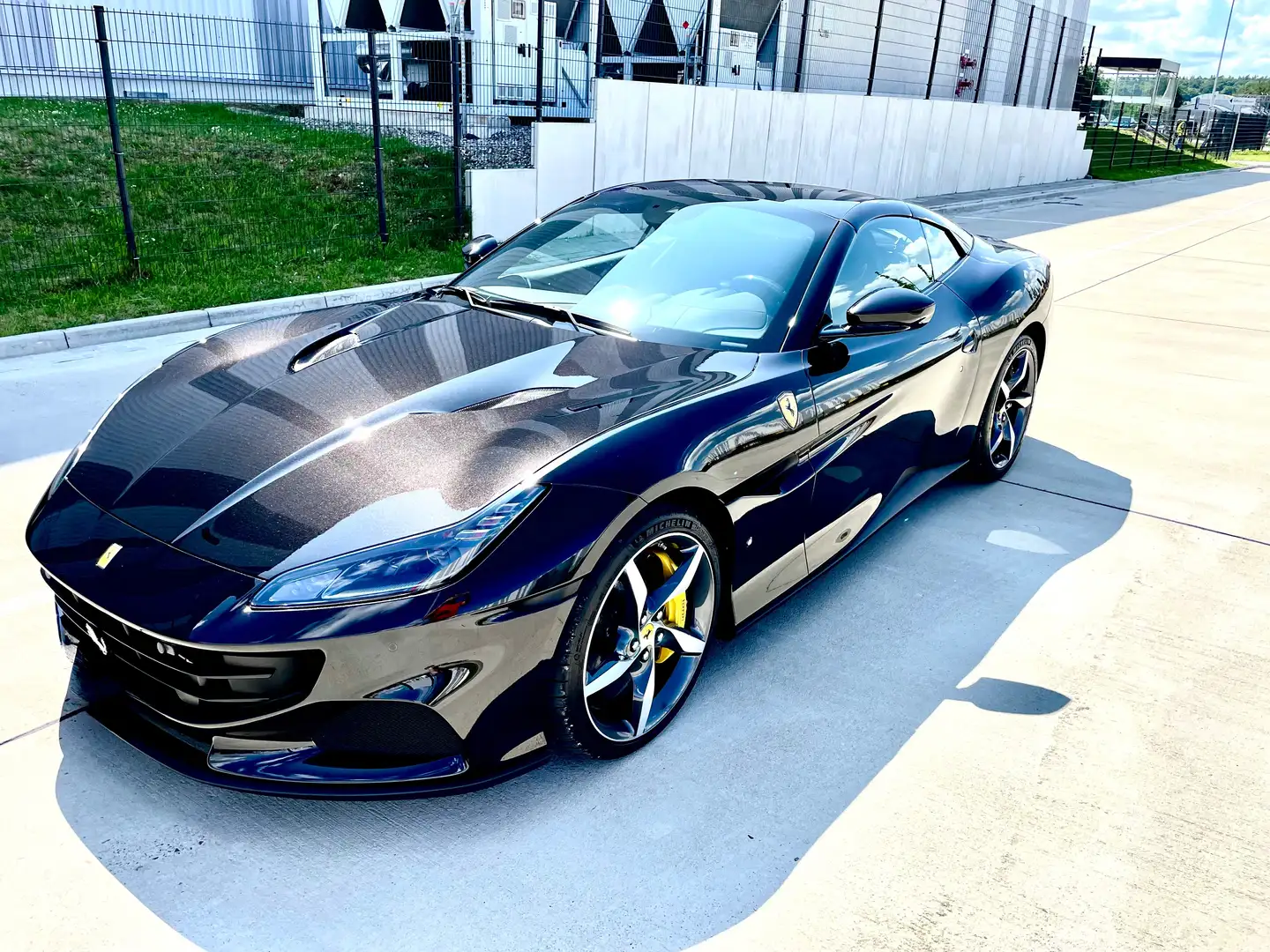 Ferrari Portofino "M" Negro - 2