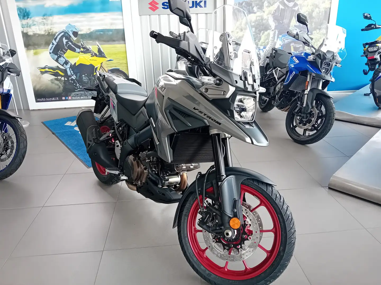 Suzuki V-Strom 1050SE Grigio - 2
