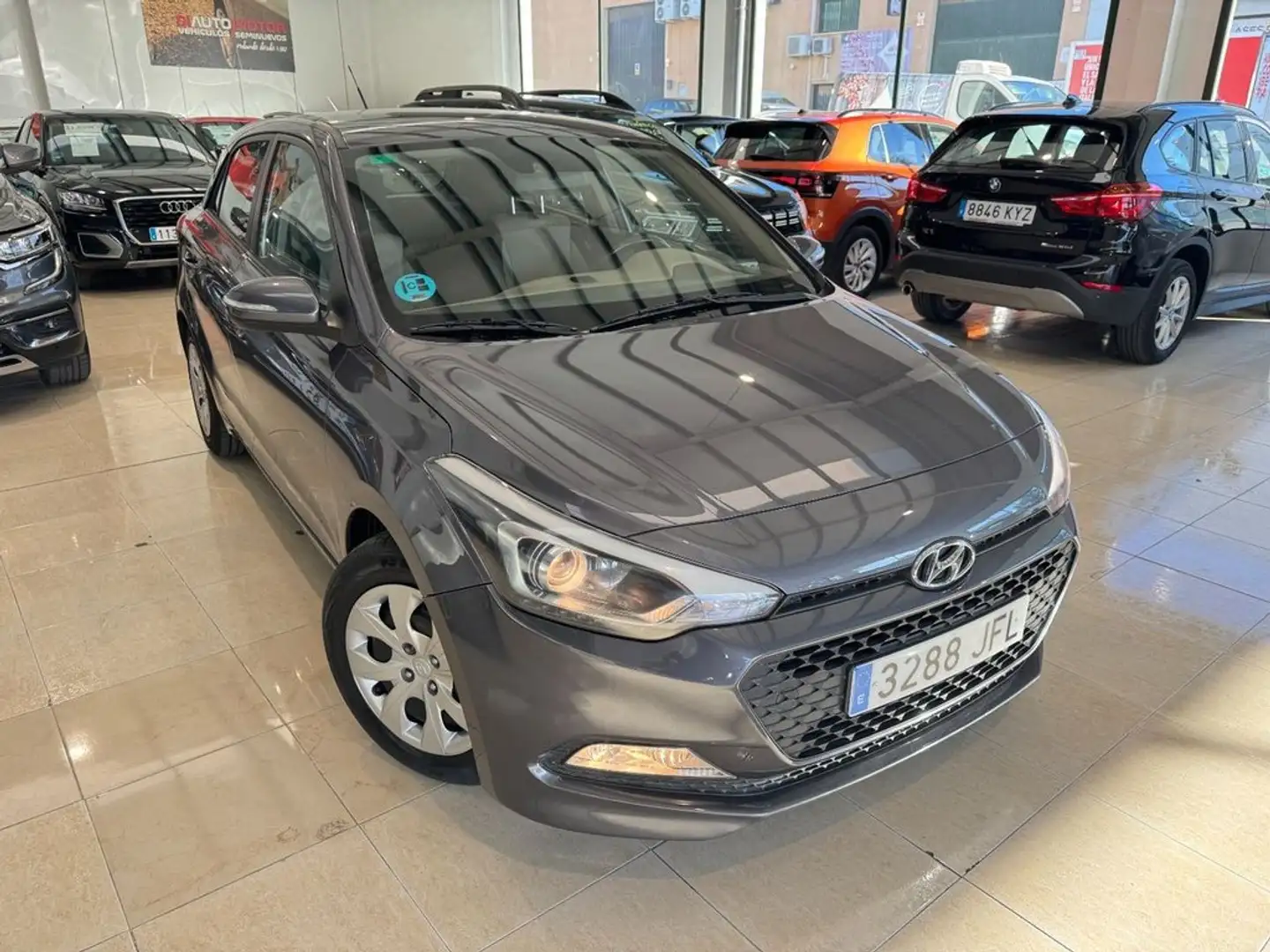 Hyundai i20 1.2 MPI BlueDrive Klass Gris - 2