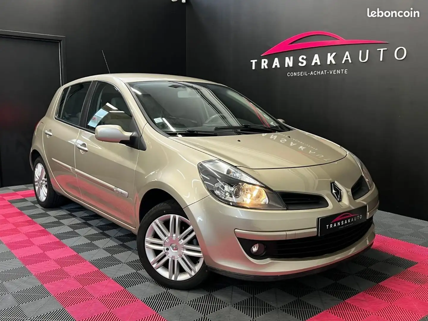 Renault Clio III 1.6 16V 110 Initiale Proactive A ORIGINE FRANCE DISTRIBUTION JOUR ATTELAGE Beige - 1