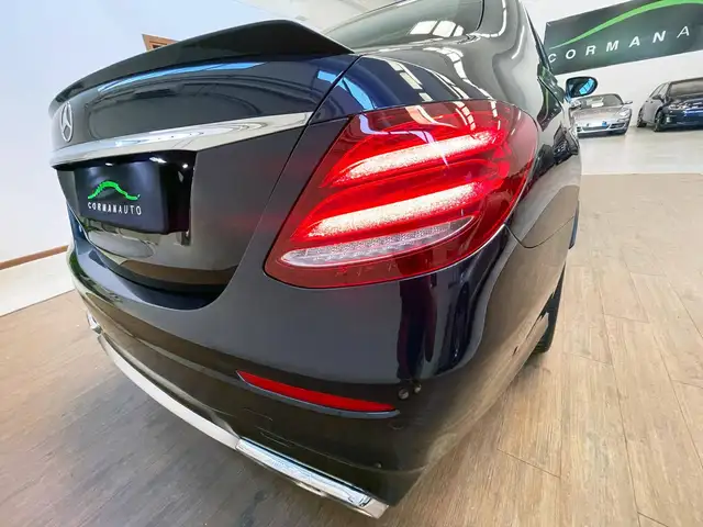 Mercedes-Benz E-Class view 19