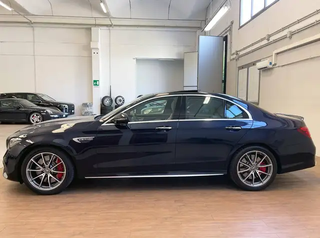 Mercedes-Benz E-Class view 2
