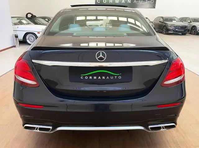 Mercedes-Benz E-Class view 4