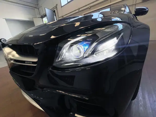 Mercedes-Benz E-Class view 17