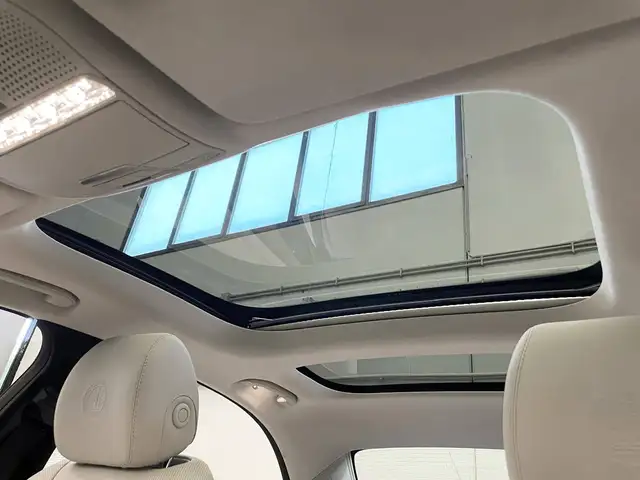 Mercedes-Benz E-Class view 11