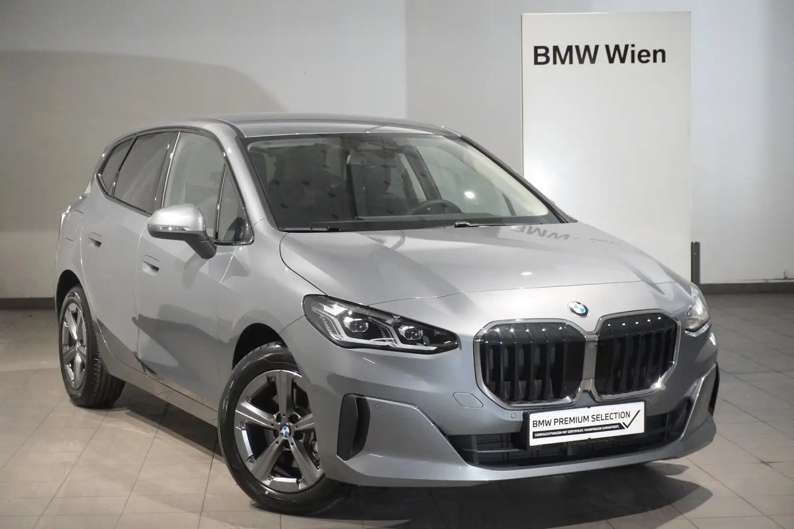 BMW 218 d Grau - 1