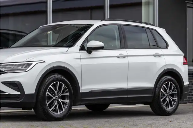 Volkswagen Tiguan view 14