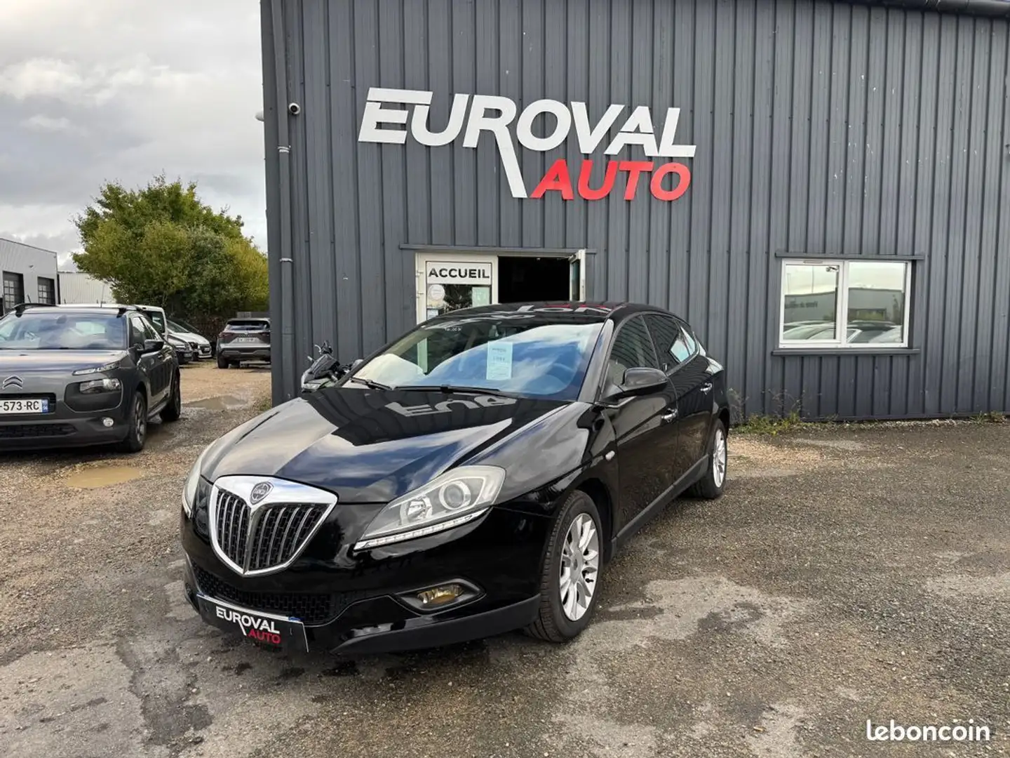 Lancia Delta 1.4 120ch turbo argento bvm6 Noir - 1