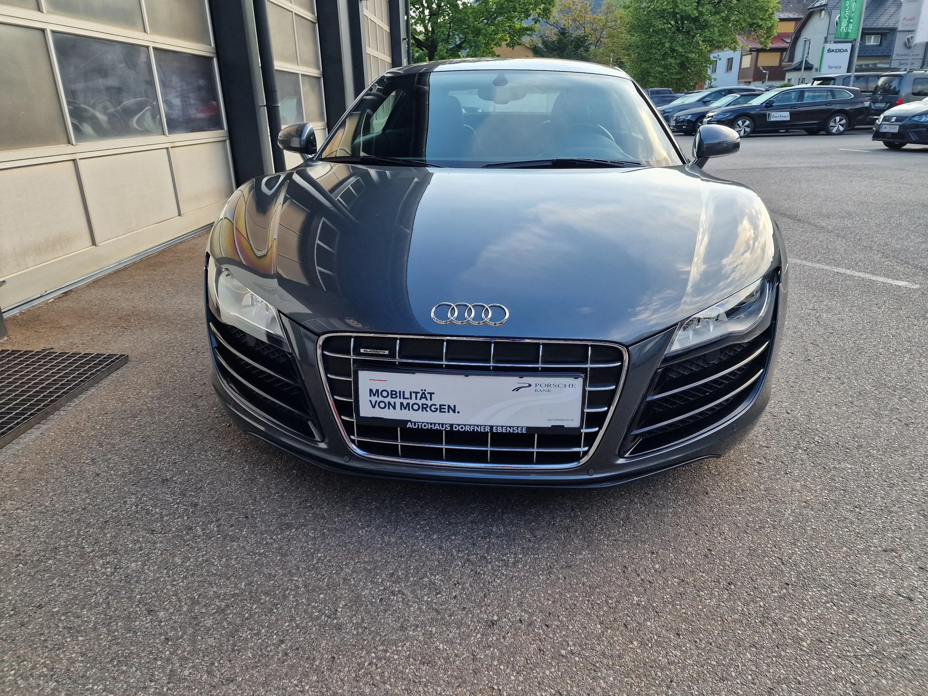 Audi R8 5.2 FSI quattro — photo 2