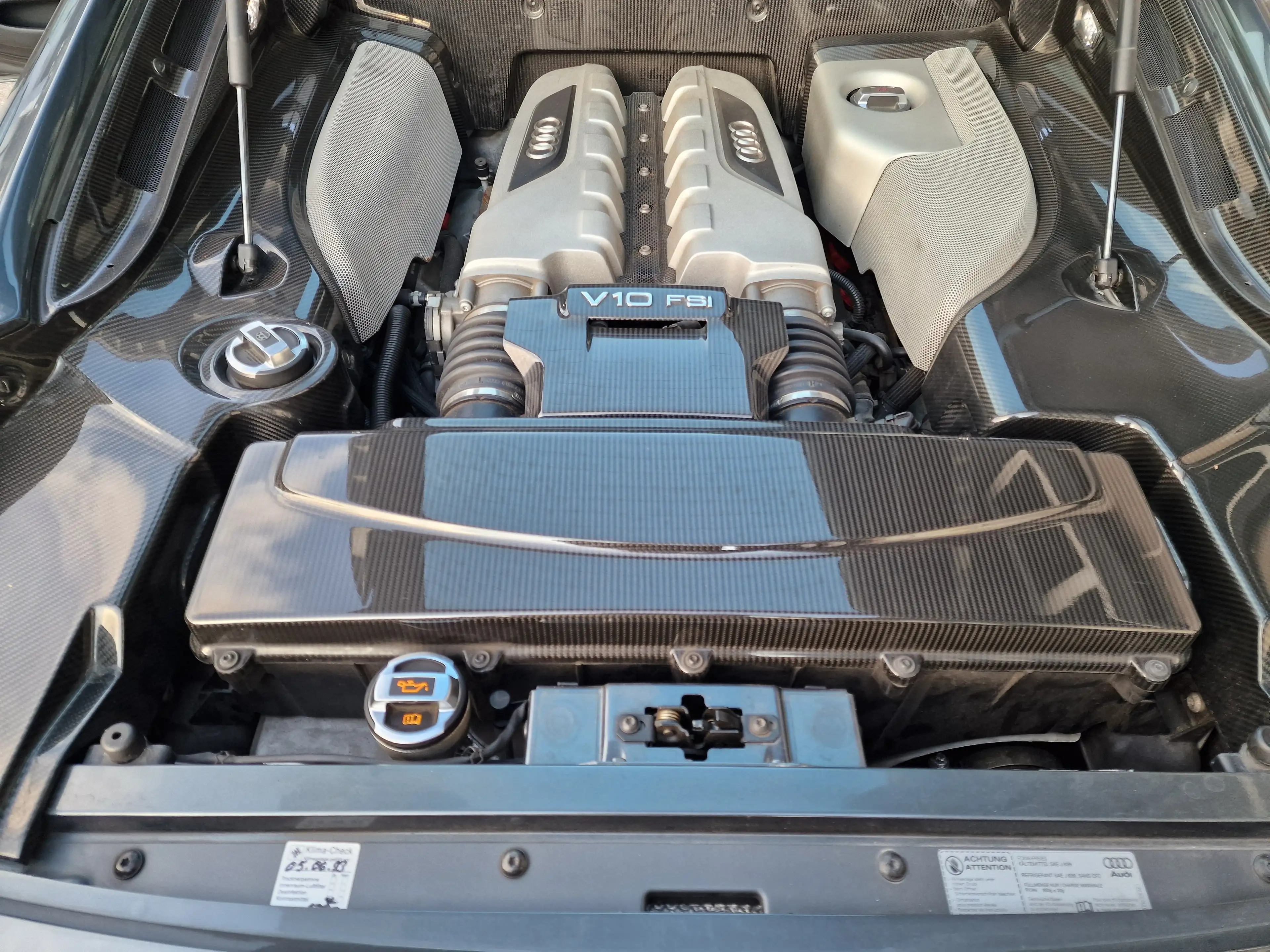 Audi R8 5.2 FSI quattro — photo 7