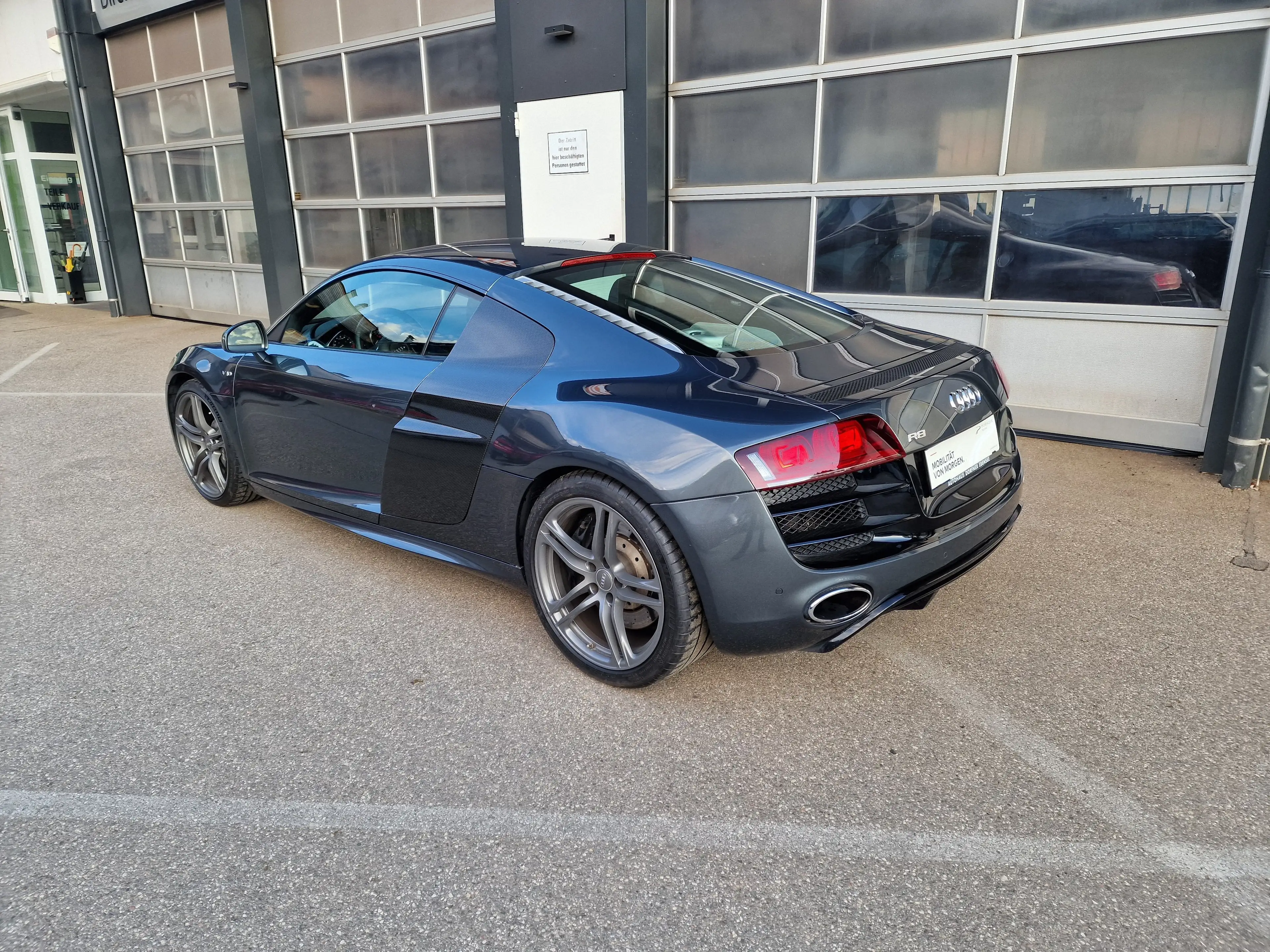 Audi R8 5.2 FSI quattro — photo 4
