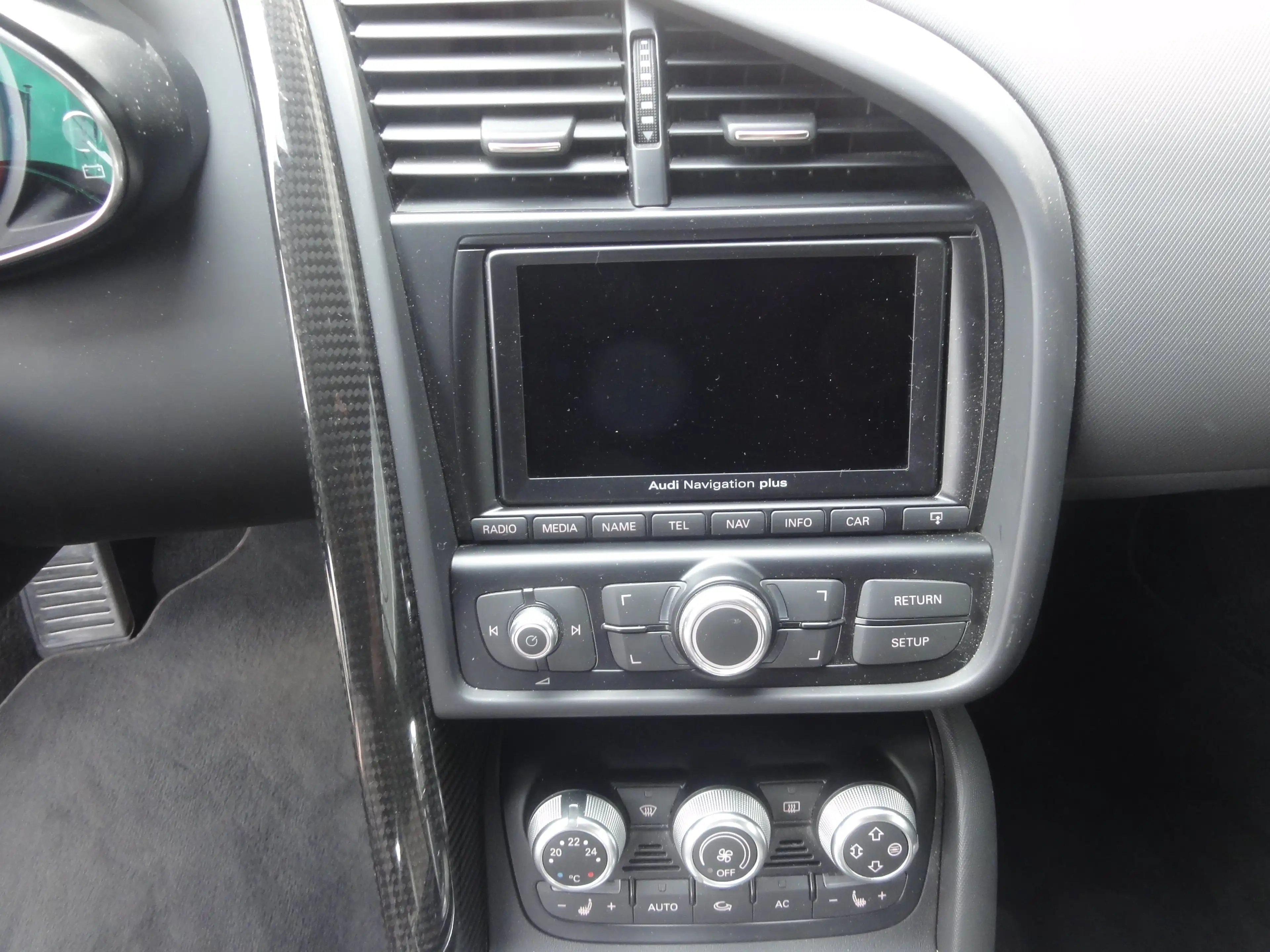 Audi R8 5.2 FSI quattro — photo 11