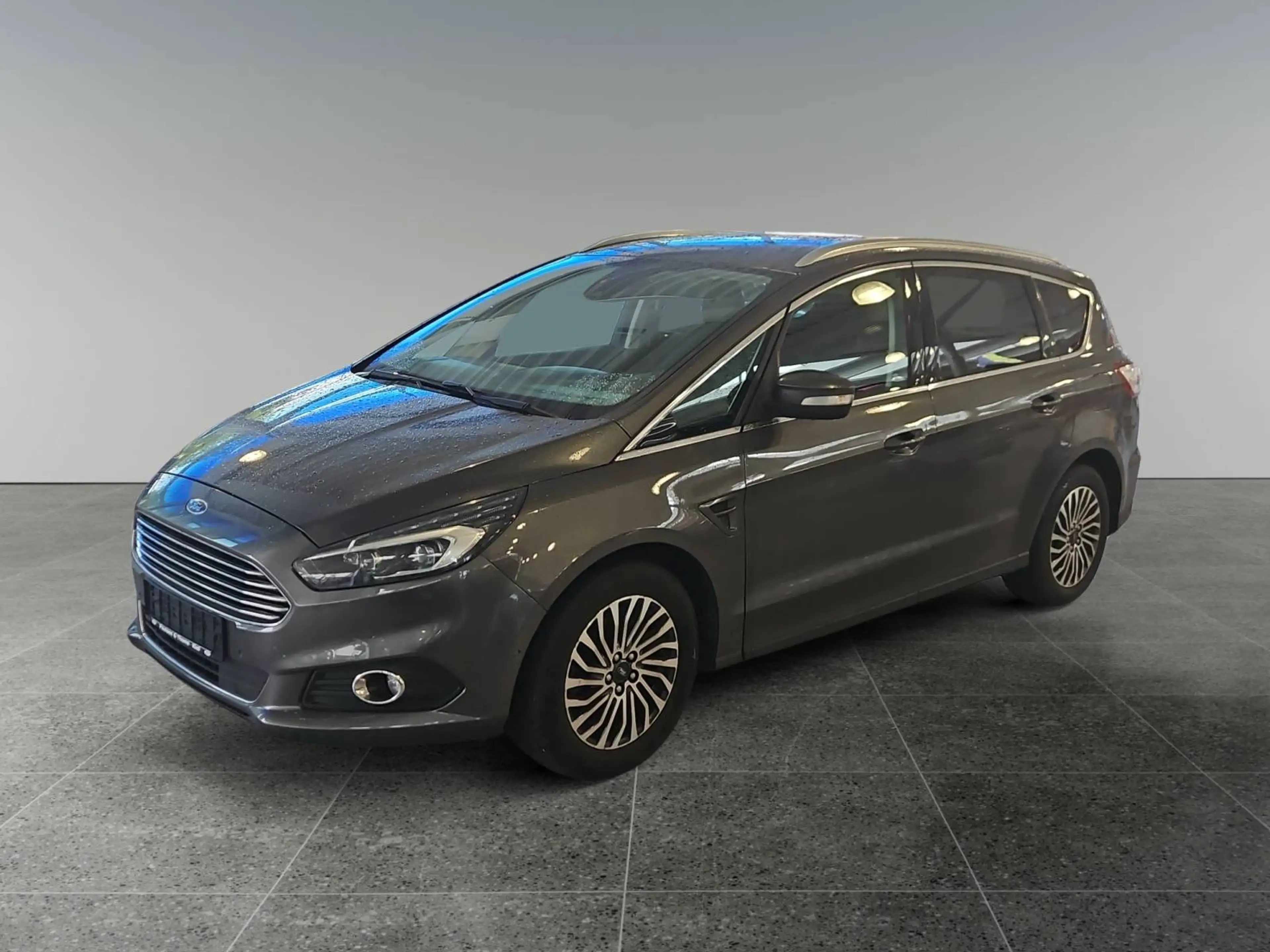 Ford S-Max Titanium, 7-Sitzer, Ganzjahresreifen, AHK Abnehmbar, ACC, RFK.